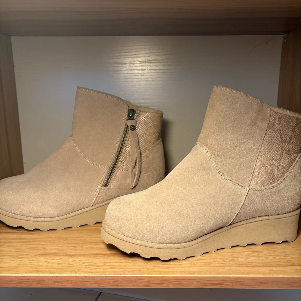 BearPaw Women's Beige Ankle Booties